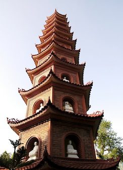 vietnam,hanoi-temple_ngoc_son_in_sword_lake