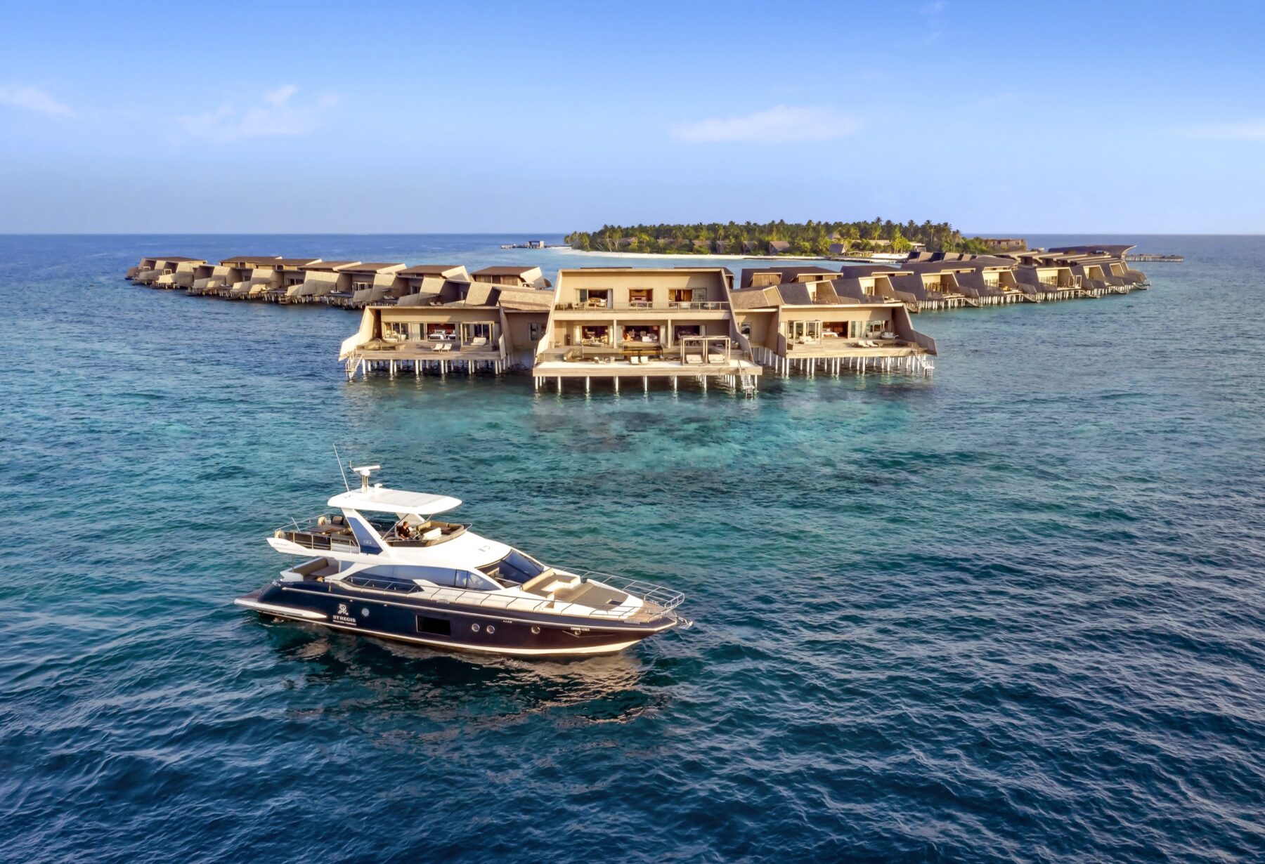 https://uluxeimages.uniqluxe.com/2024/05/st-regis-Vommuli-maldives-luxury-resort-scaled.jpg
